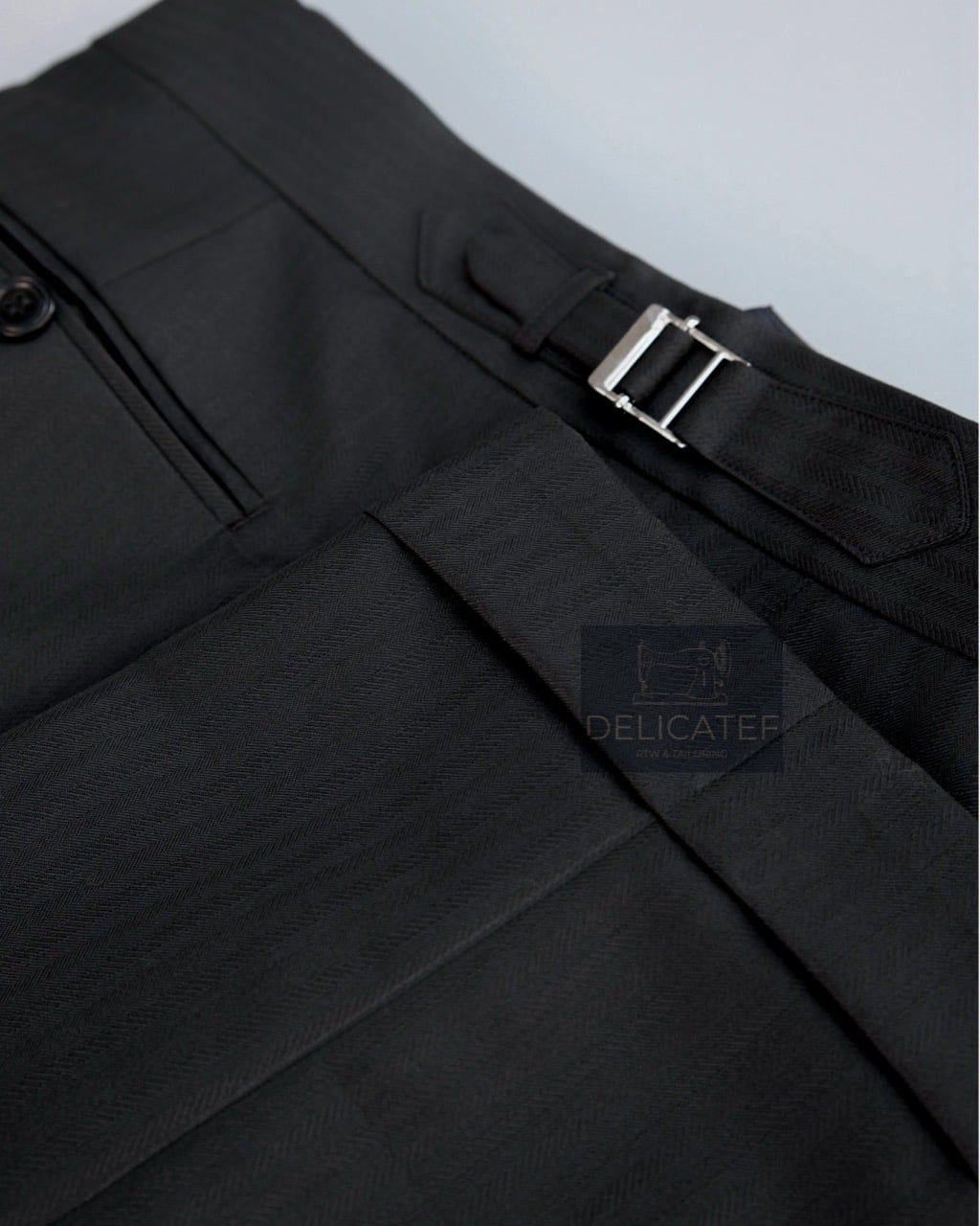  Quần Sidetab màu đen gân chìm xương cá Herringbone 