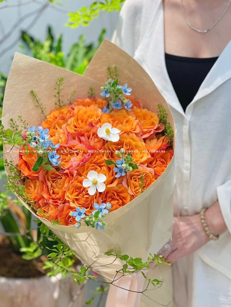  B2111140 - Chạm Khẽ 