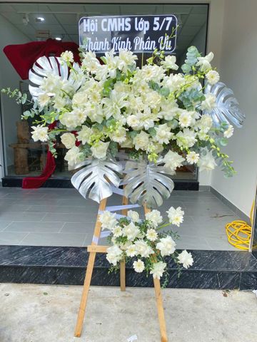 Kệ hoa chia buồn