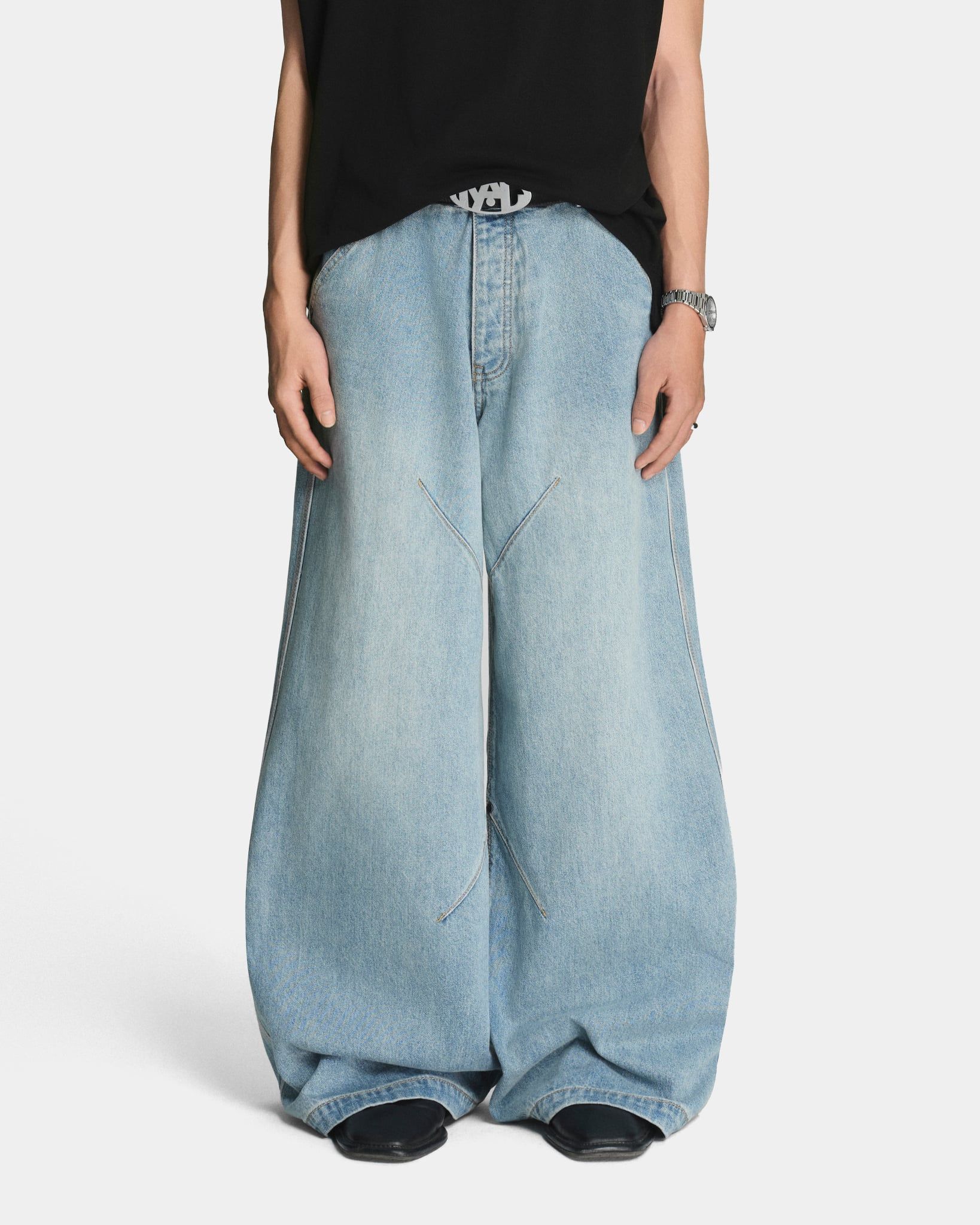  FADED LOOSE JEANS 