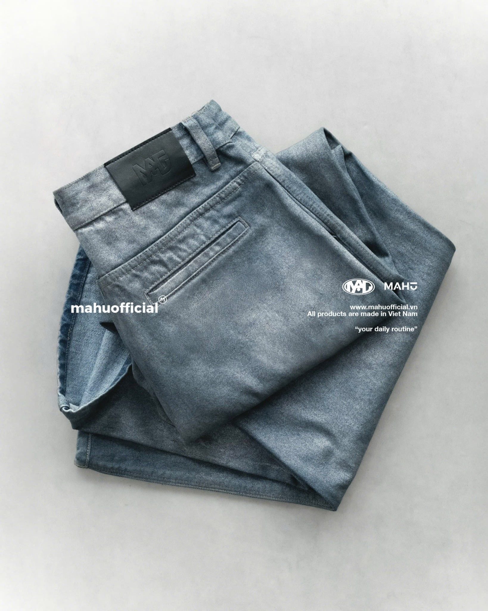  FOIL-COATED DENIM PANTS 