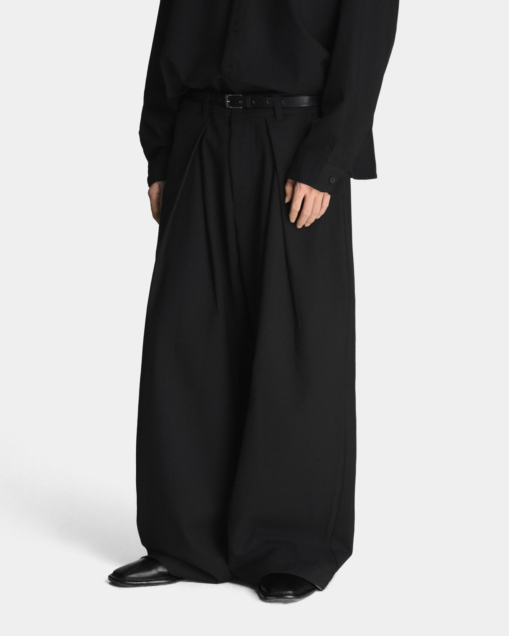  RELAXED PLEATED TROUSERS 