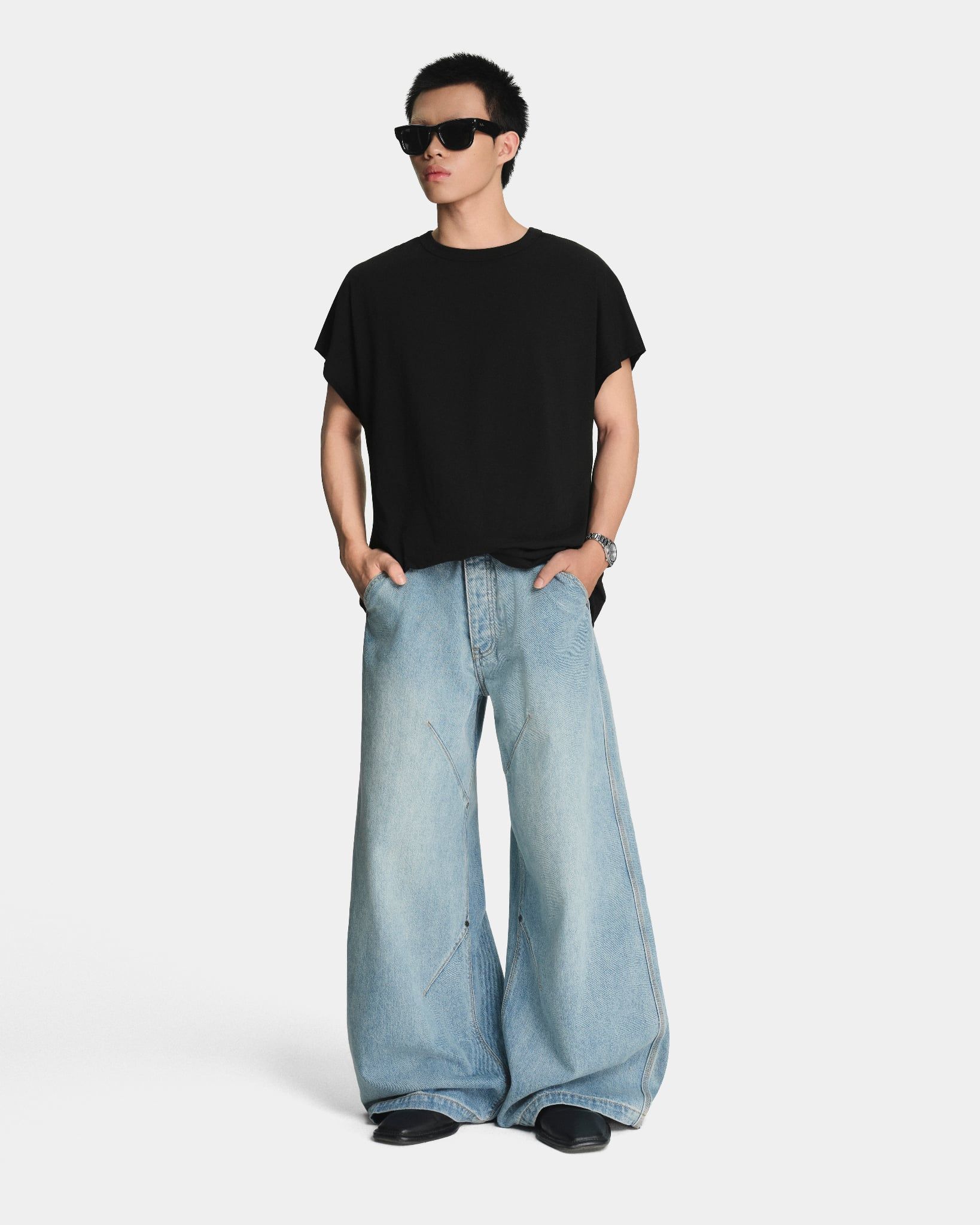  FADED LOOSE JEANS 