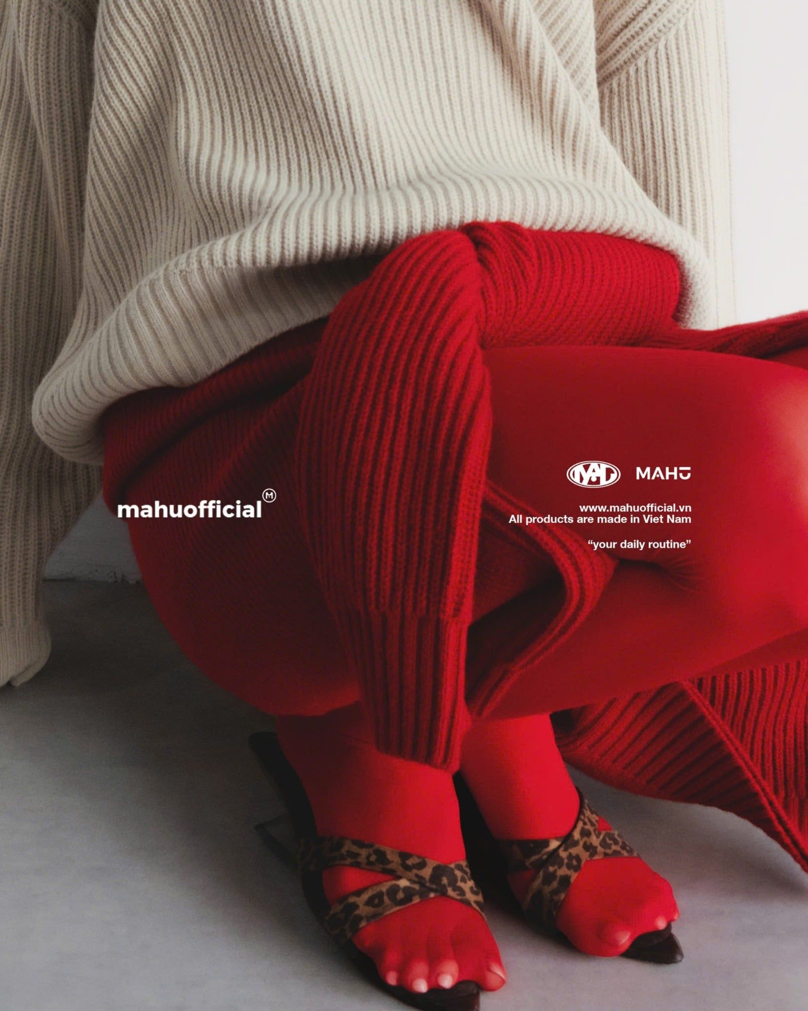  V KNIT SWEATER * red 