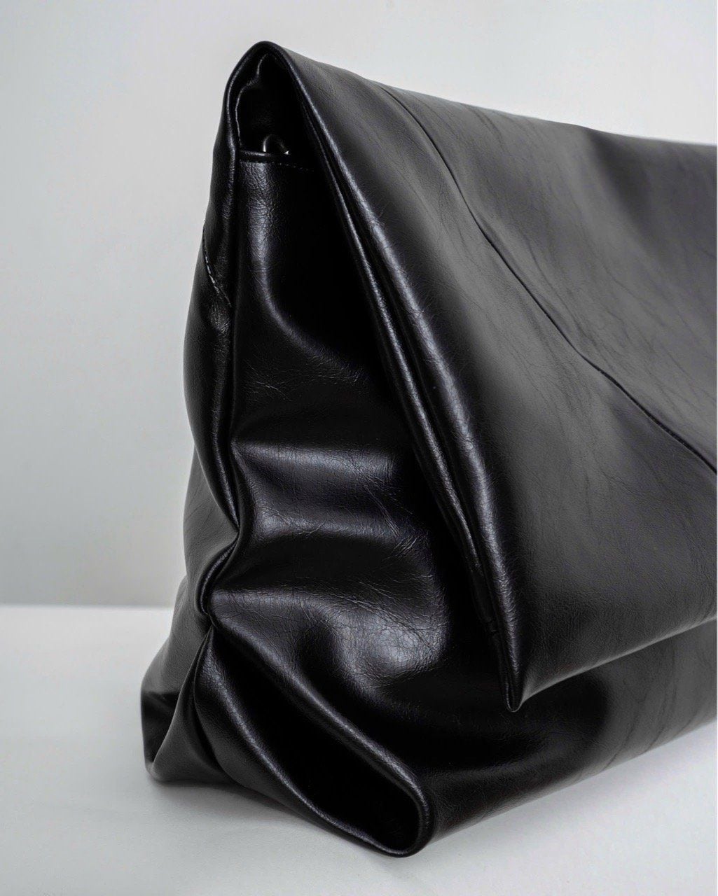  FOLDED LEATHER BAG 