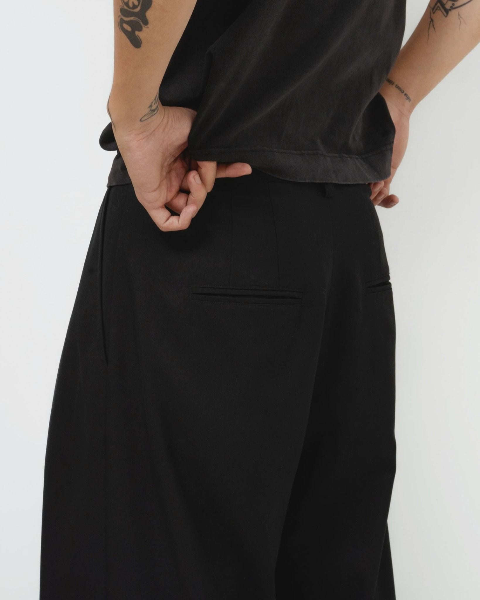  RELAXED PLEATED TROUSERS 