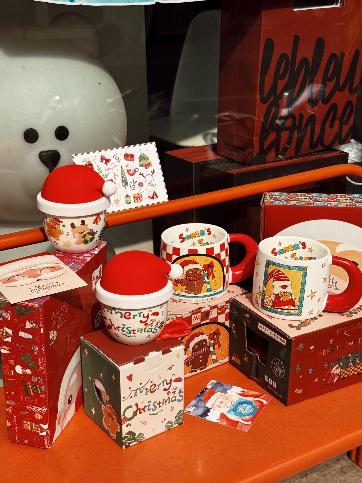  CHRISTMAS MUGS 