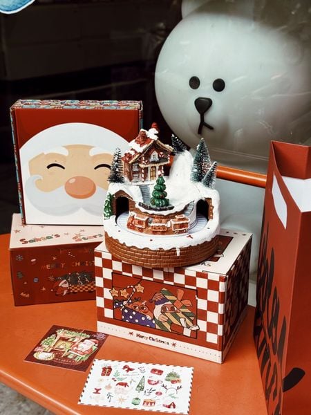  GINGERBREAD MUSIC BOX 