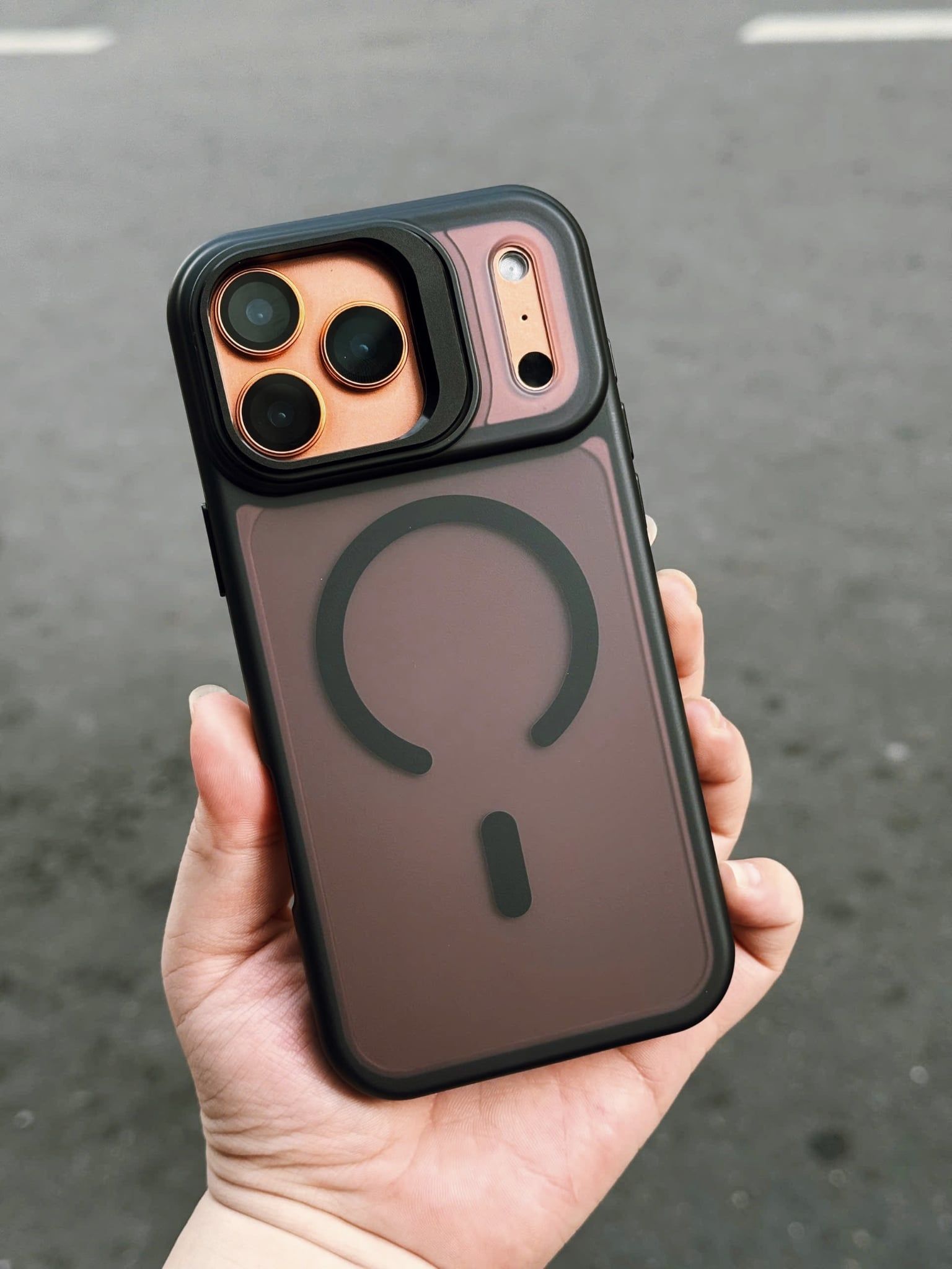  MAGSAFE CASE ĐEN NHÁM (viền camera nắp gập) 