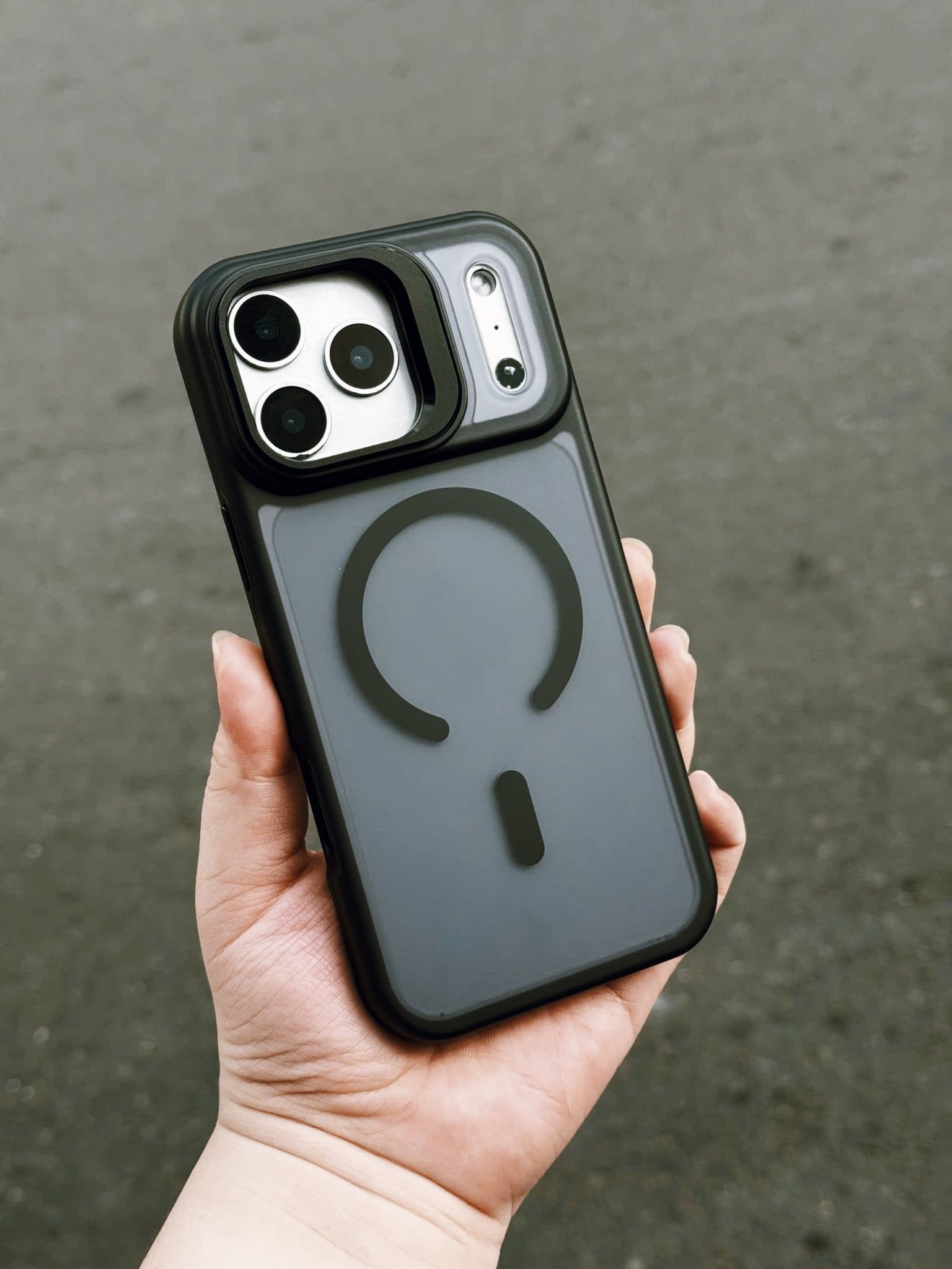  MAGSAFE CASE ĐEN NHÁM (viền camera nắp gập) 