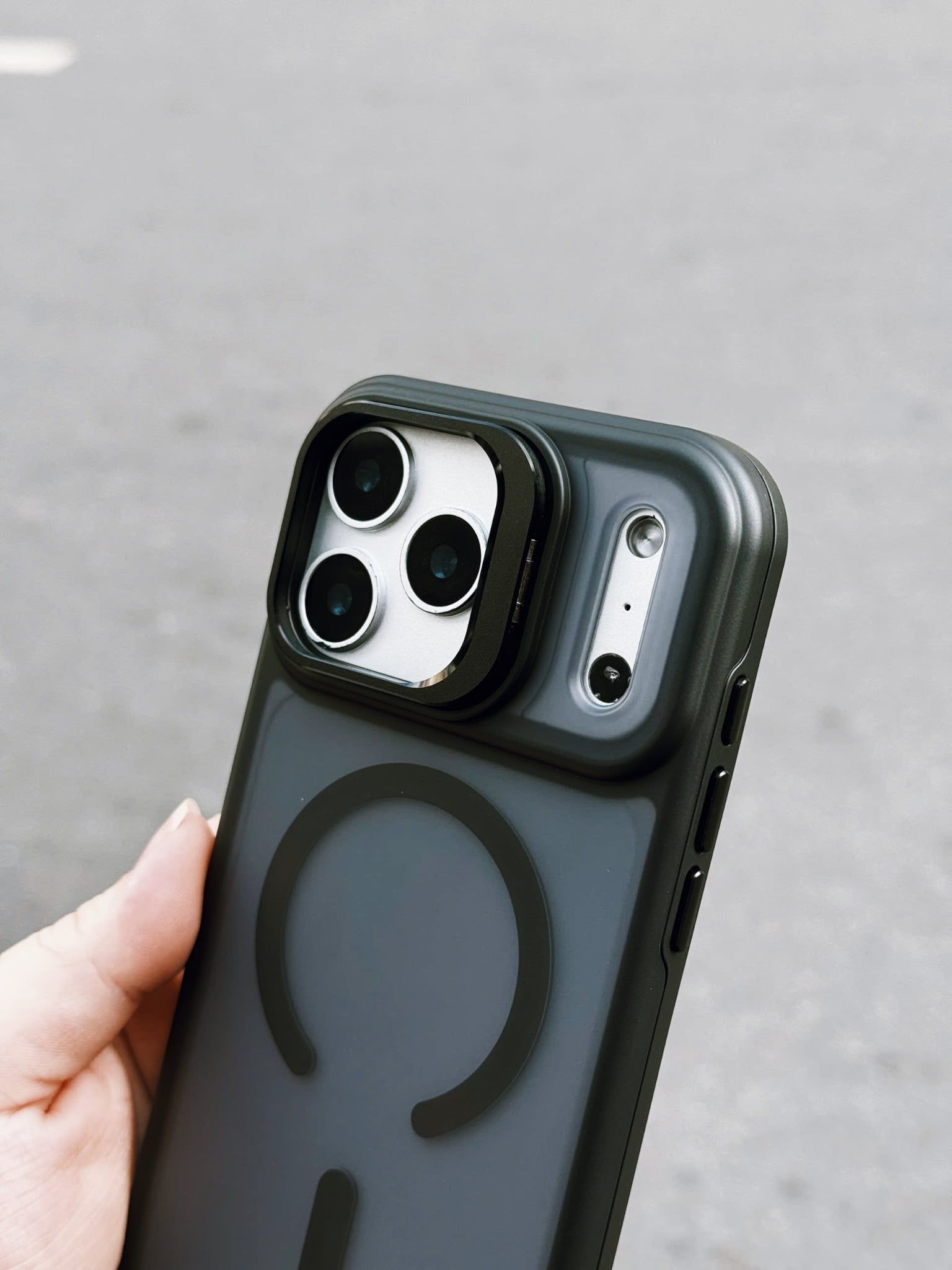  MAGSAFE CASE ĐEN NHÁM (viền camera nắp gập) 