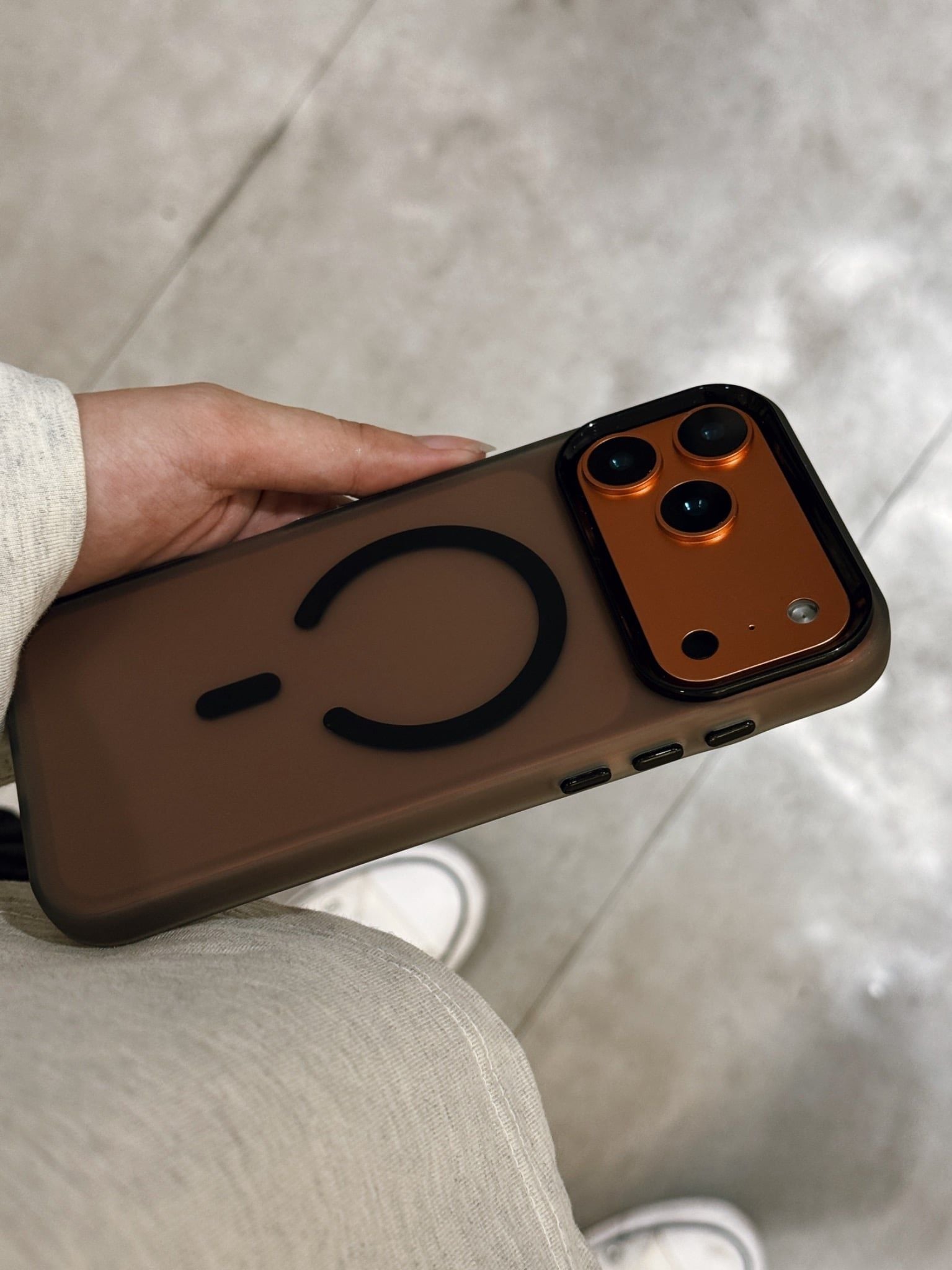  MAGSAFE CASE TRONG ĐEN NHÁM 