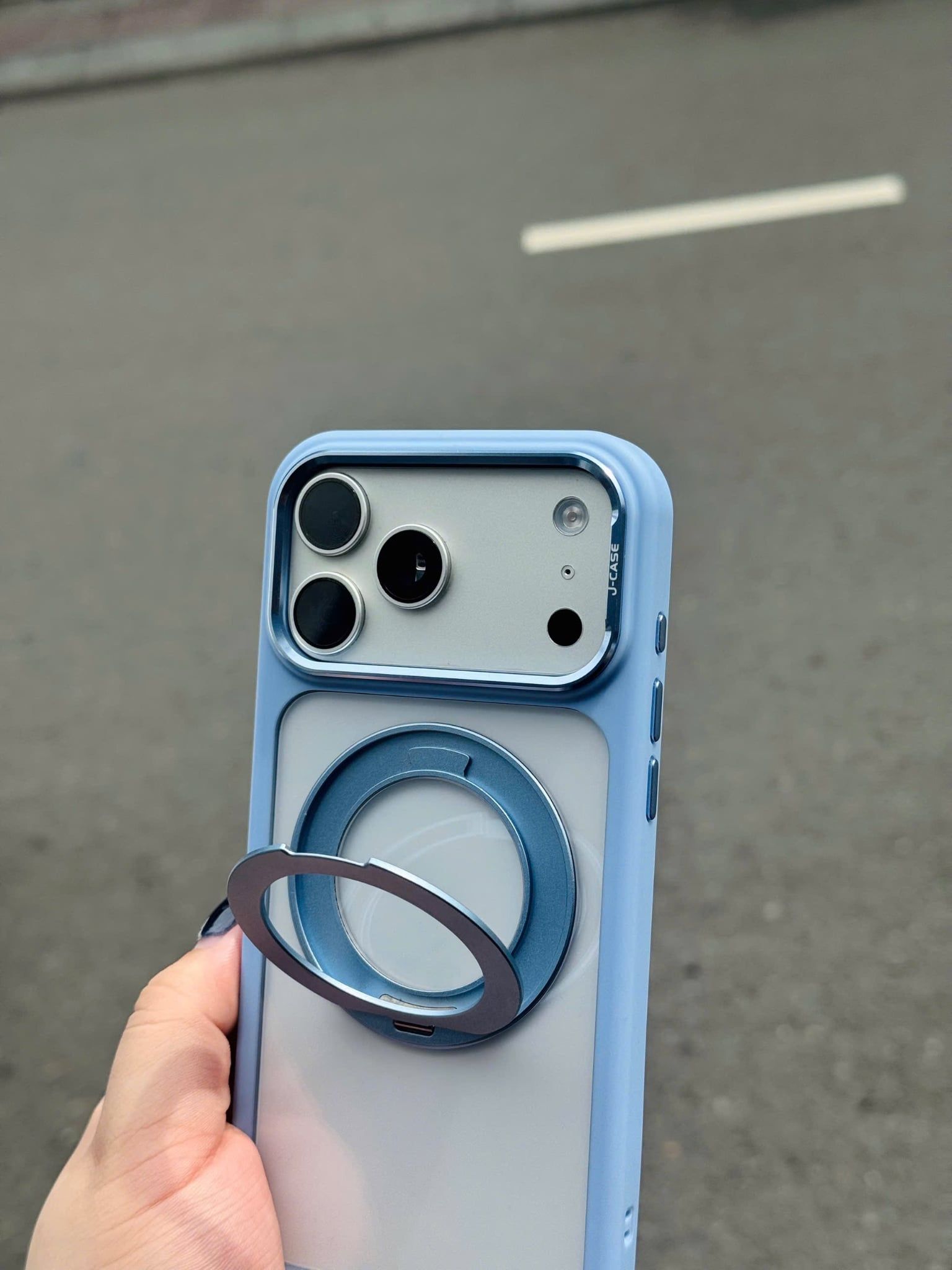  18PROMAX/18PRO GLACIER MAGSAFE CASE TRONG 