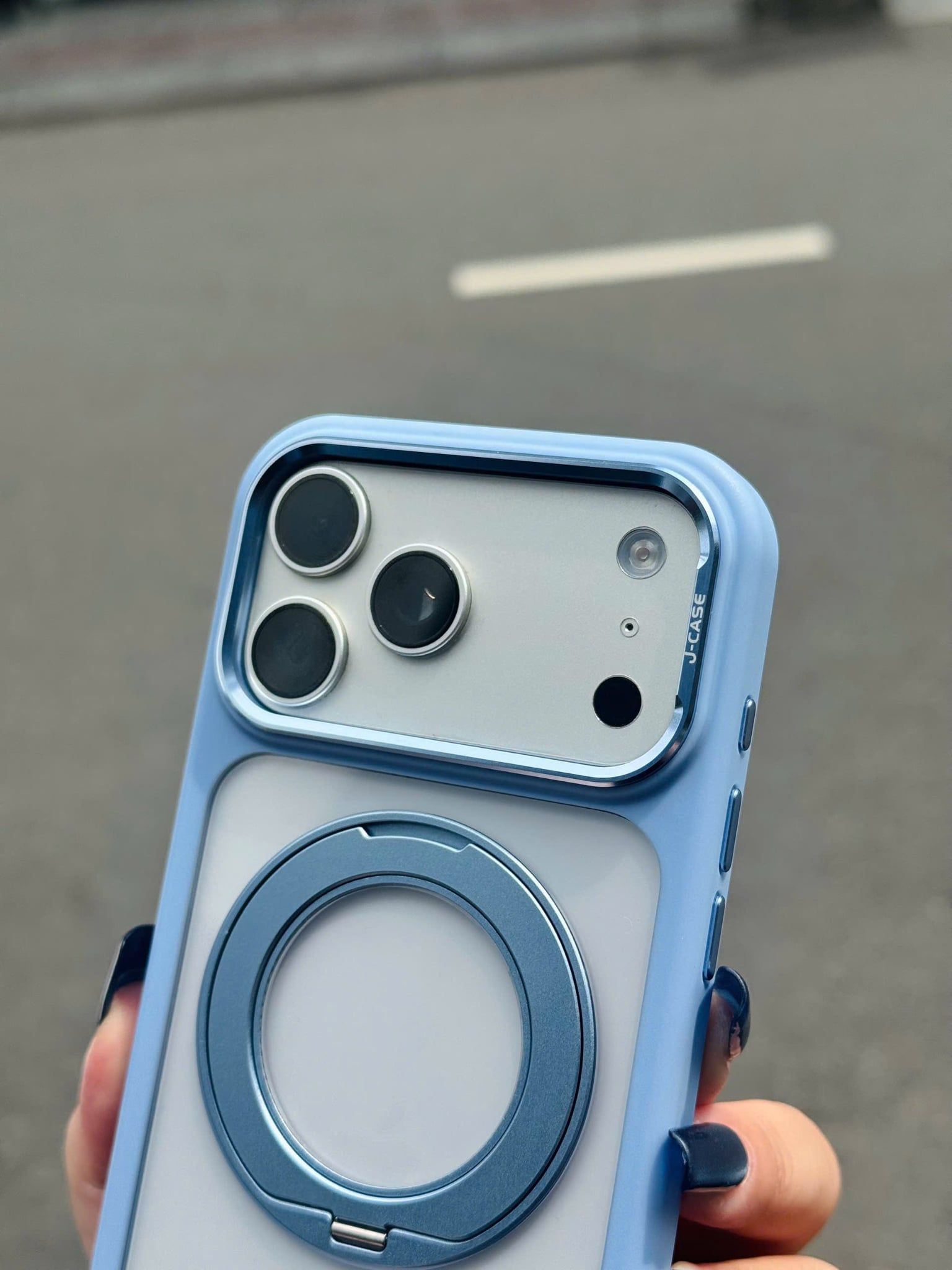  18PROMAX/18PRO GLACIER MAGSAFE CASE TRONG 