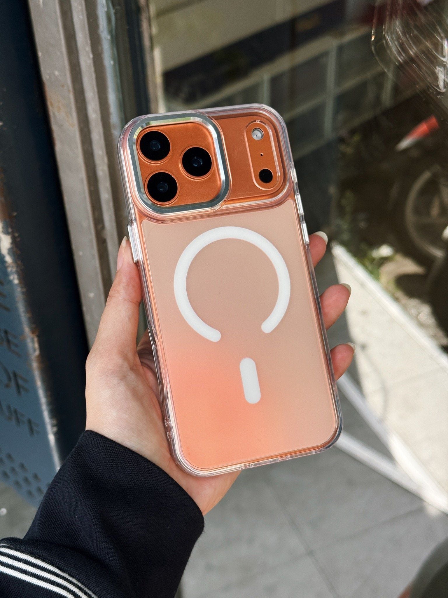  MAGSAFE GRADIENT CASE (for iPhone 17) 