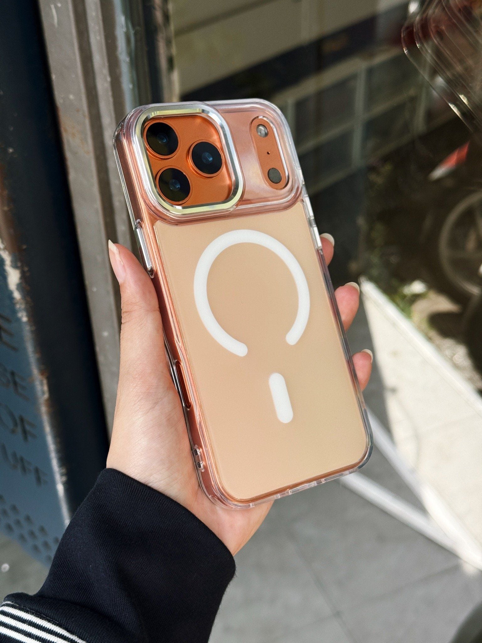  MAGSAFE GRADIENT CASE (for iPhone 17) 