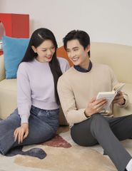 Áo nỉ cổ tròn nam in hai tay