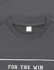 Áo nỉ cổ tròn bé trai hình in trước ngực