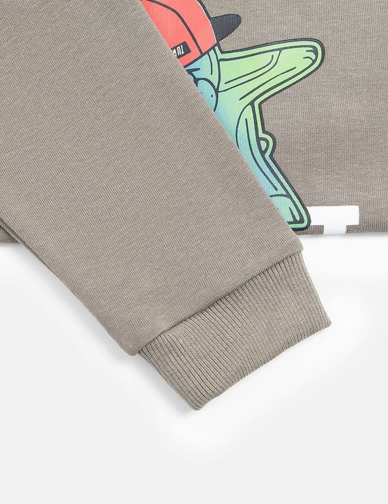 Áo nỉ cổ tròn bé trai hình in trước ngực