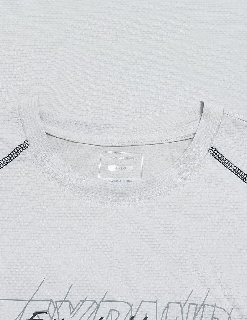 Bộ hè cổ tròn bé trai hình in trước ngực áo