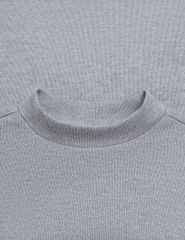 Áo giữ nhiệt cổ cao bé trai hình in trước ngực