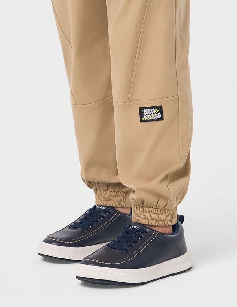 Quần khaki bé trai cạp chun bo gấu