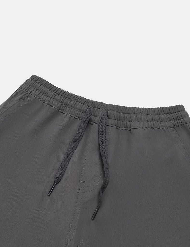 Quần khaki gấu bo bé trai hình in thân trước