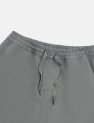 Quần khaki gấu bo bé trai hình in thân trước