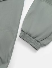 Quần khaki bé trai cạp chun mác in trang trí