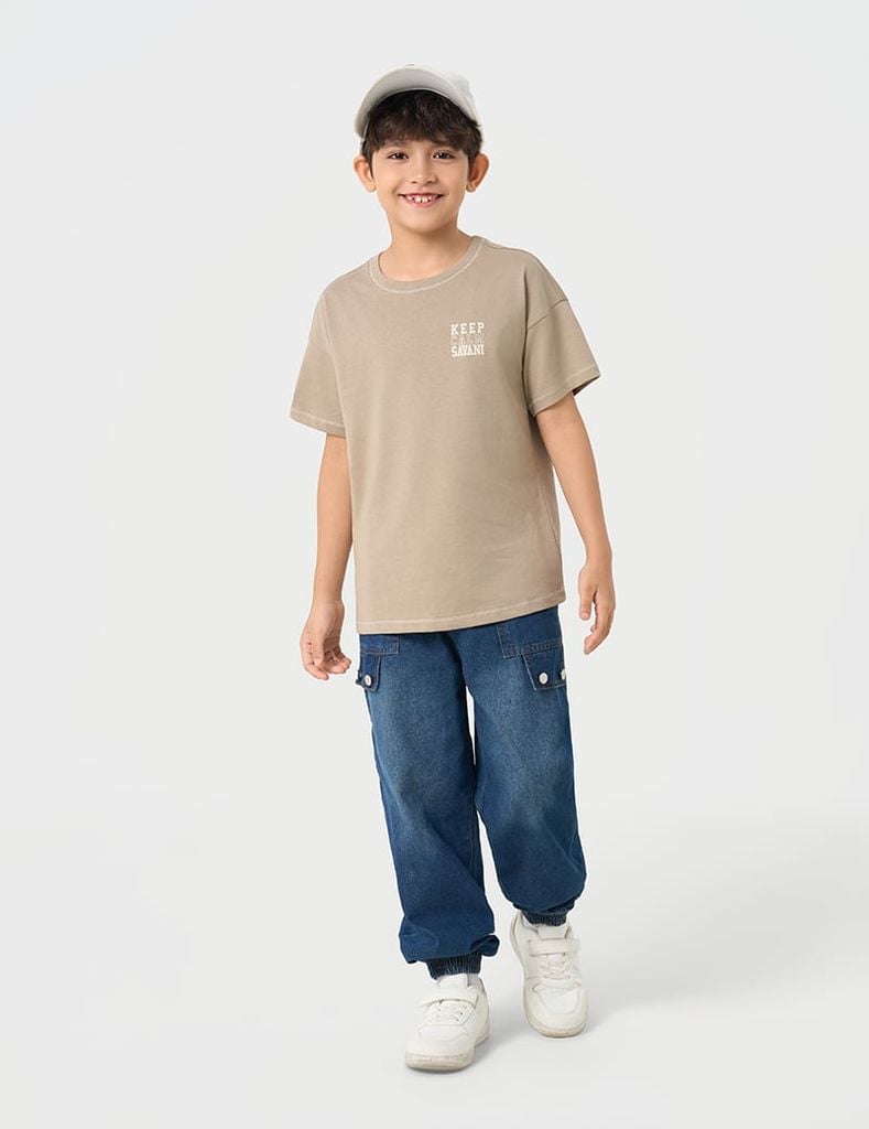 Áo T-shirt ngắn tay bé trai hình in trước ngực trái