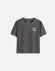 Áo T-shirt ngắn tay bé trai hình in trước ngực trái