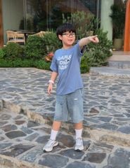 Quần short jean bé trai cạp chun