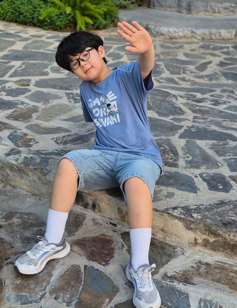 Quần short jean bé trai cạp chun