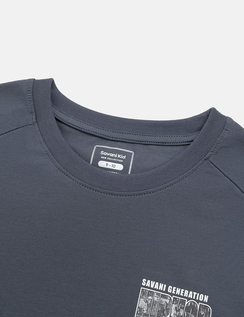 Áo sát nách bé trai hình in trước ngực