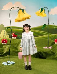 Váy liền dáng A bé gái cổ kiểu cách điệu