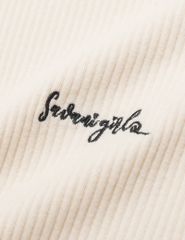 Áo giữ nhiệt cổ cao bé gái hình thêu trước ngực