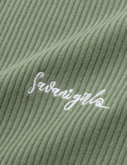 Áo giữ nhiệt cổ cao bé gái hình thêu trước ngực