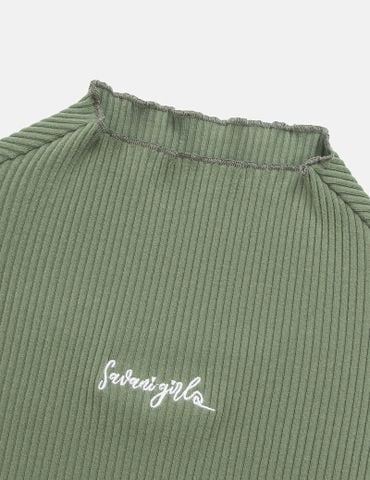 Áo giữ nhiệt cổ cao bé gái hình thêu trước ngực