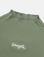 Áo giữ nhiệt cổ cao bé gái hình thêu trước ngực