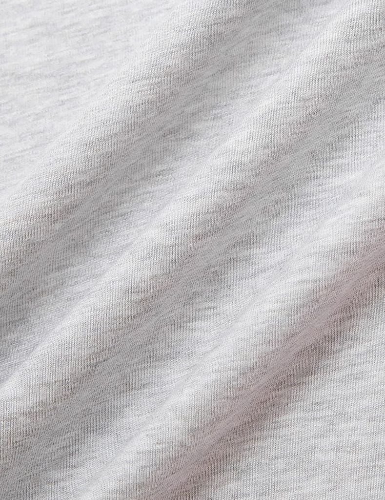 Áo thun dài tay bé gái cổ tròn hình in trước ngực