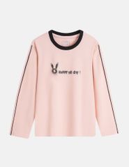 Áo thun dài tay bé gái cổ tròn hình in trước ngực