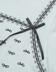 Áo thun dài tay cổ tròn bé gái hình in thân trước