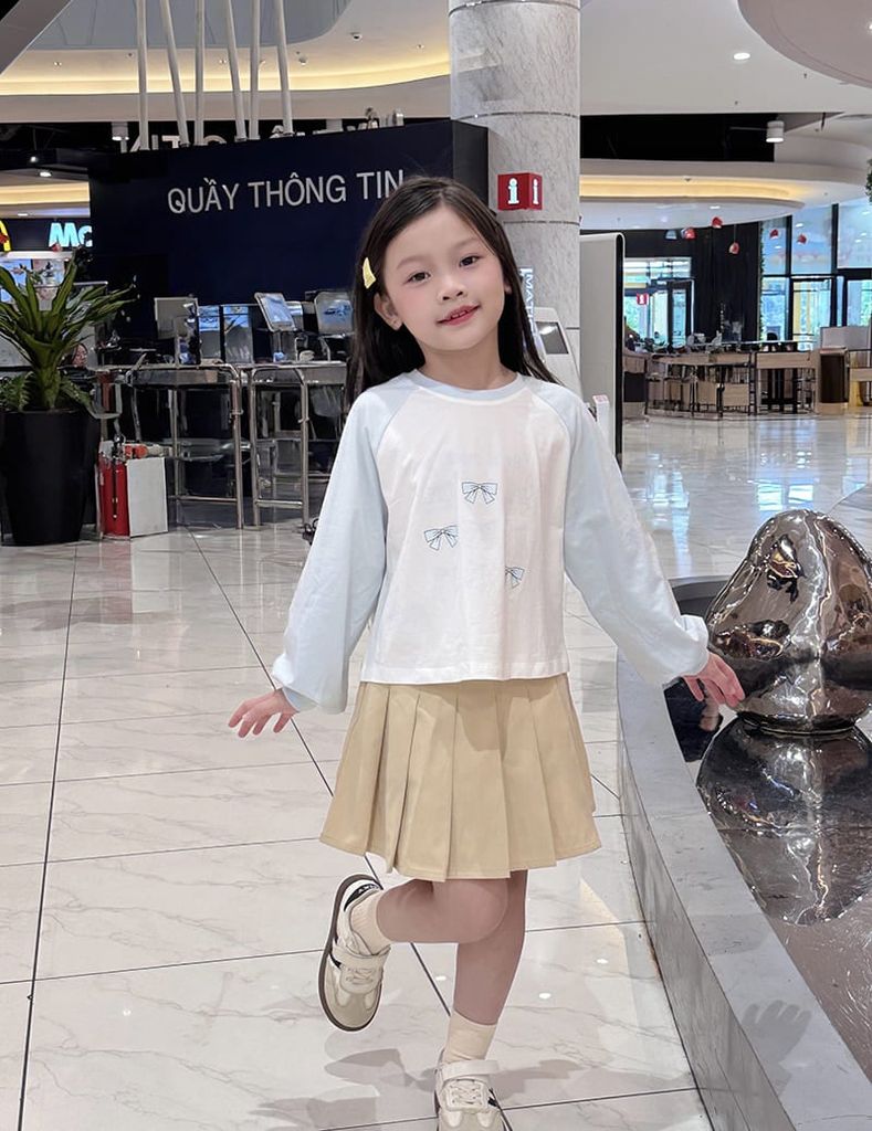 Áo thun dài tay cổ tròn bé gái hình in thân trước