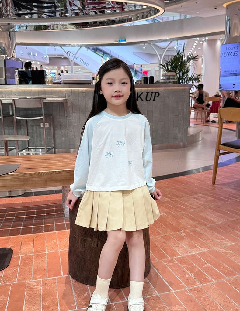 Áo thun dài tay cổ tròn bé gái hình in thân trước