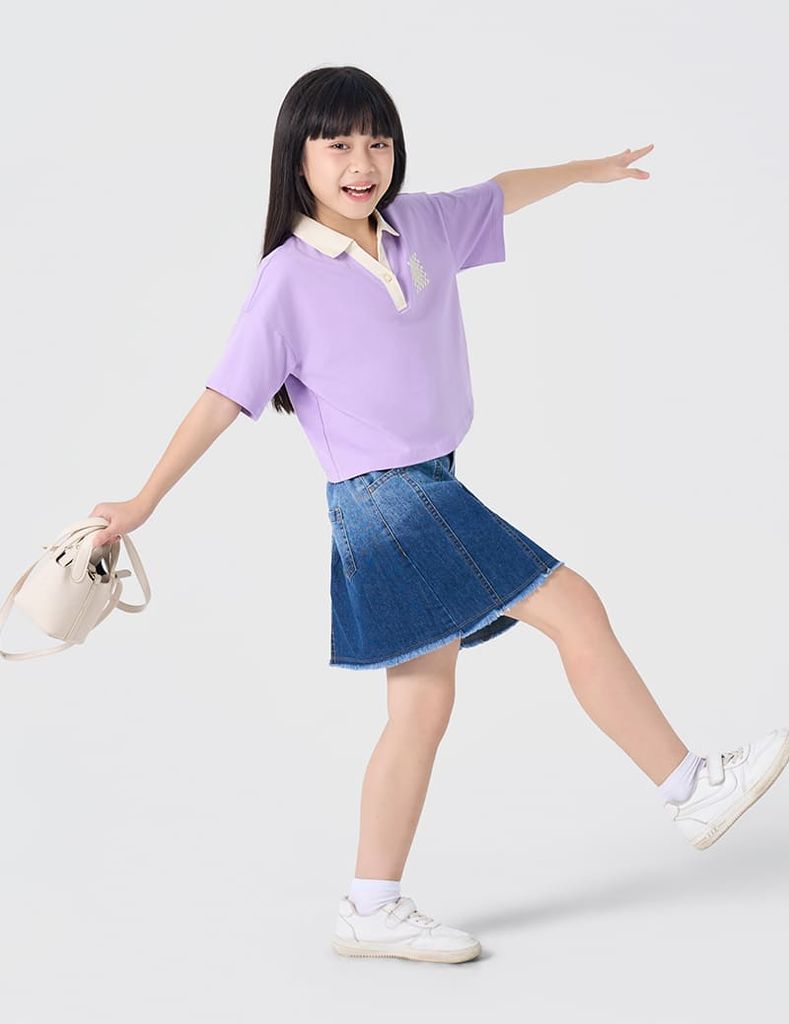 Áo polo ngắn tay bé gái phối cổ khác màu hình in trước ngực