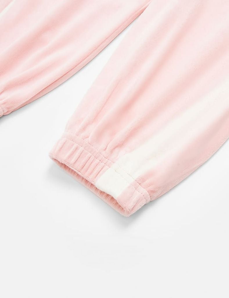 Quần nỉ bé gái phối gấu thân trước