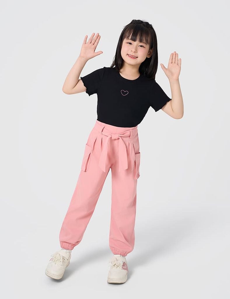 Áo thun bé gái có hình in trước ngực