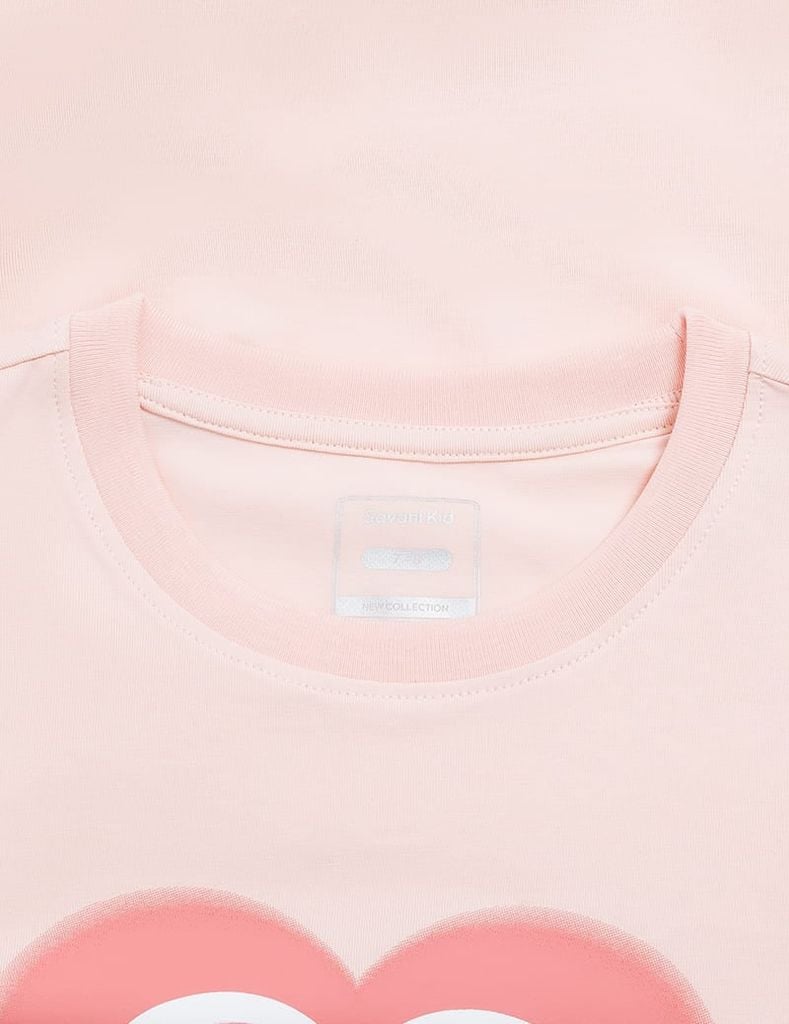 Áo thun ngắn tay bé gái cổ tròn hình in trước ngực