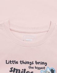 Áo thun ngắn tay cổ tròn bé gái hình in trước ngực