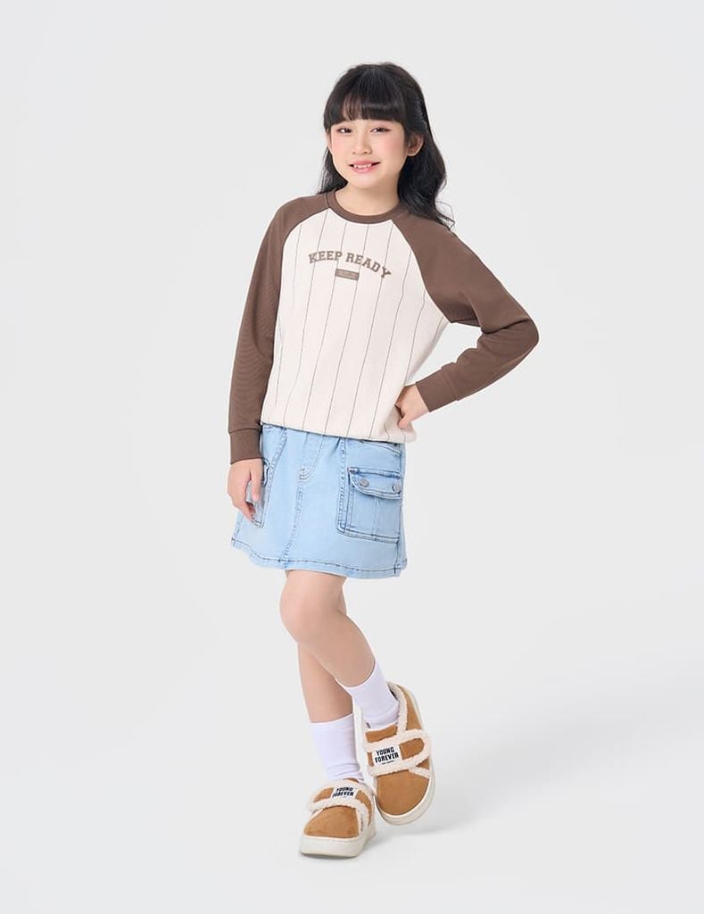 Áo nỉ cổ tròn trẻ em phối hình in giữa ngực